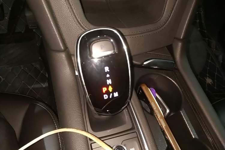 Used Cadillac XT5 2021 28T Luxury Model Gear Lever