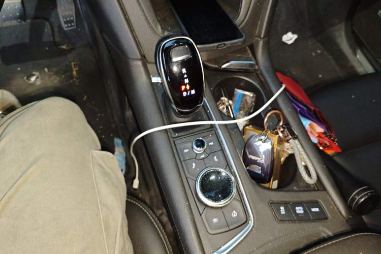 Used Cadillac XT5 2021 2.0T Two-Wheel Drive Luxury Version Gear Lever