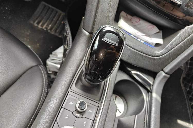 Used Cadillac XT5 2021 28T Luxury Model Gear Lever