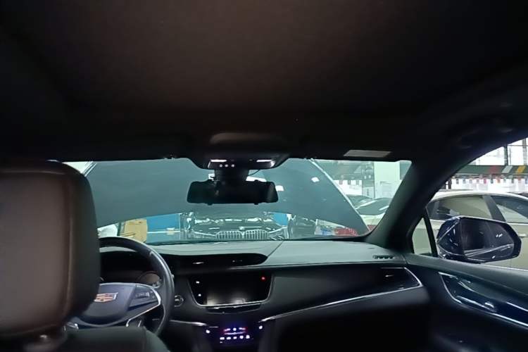 Used Cadillac XT5 2021 2.0T Two-Wheel Drive Luxury Version Headliner