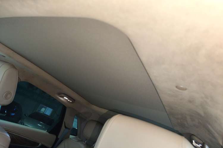 Used Cadillac XT5 2021 2.0T Four-Wheel-Drive Platinum Edition Headliner