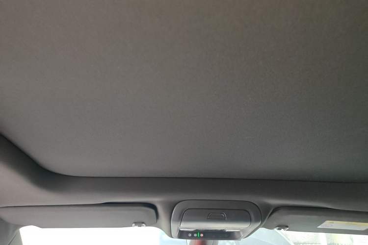 Used Cadillac XT5 2021 28T Luxury Model Headliner