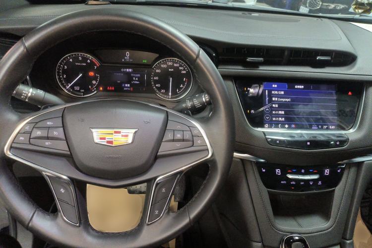 Used Cadillac XT5 2021 28T Luxury Model Interior 2