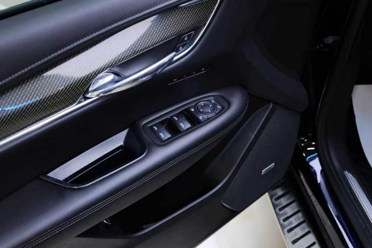 Used Cadillac XT5 2021 2.0T Four-Wheel Drive Premium Edition Interior 2