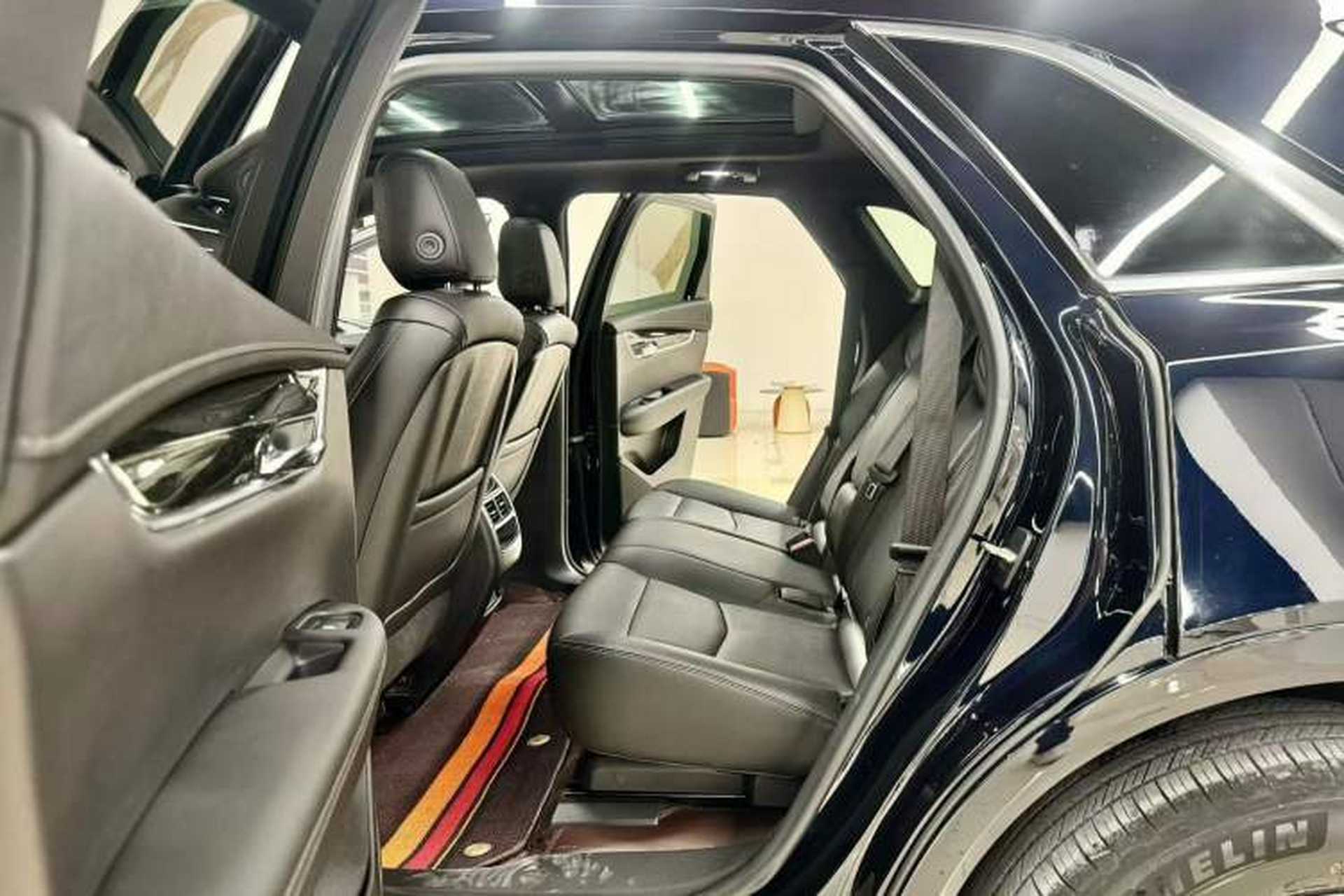 Used Cadillac XT5 2021 28T Luxury Model Interior 2