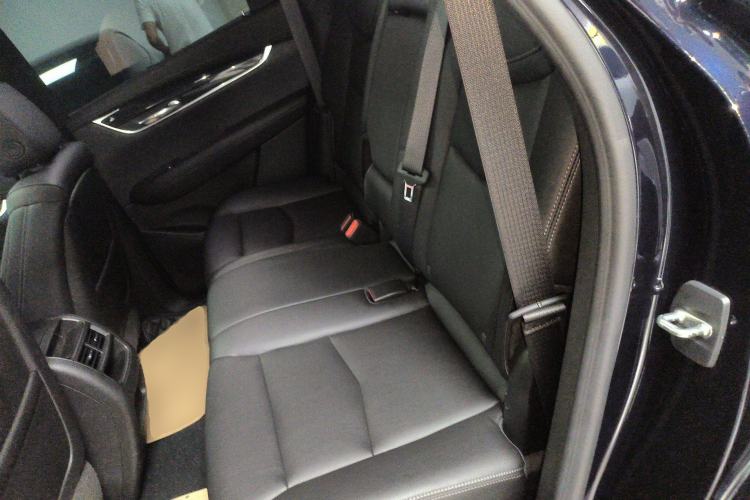 Used Cadillac XT5 2021 28T Luxury Model Interior 4
