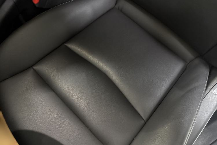 Used Cadillac XT5 2021 28T Luxury Model Interior 5
