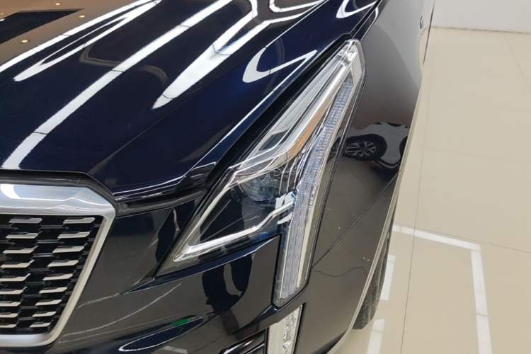 Used Cadillac XT5 2021 28T Tech Edition Left Front Headlight