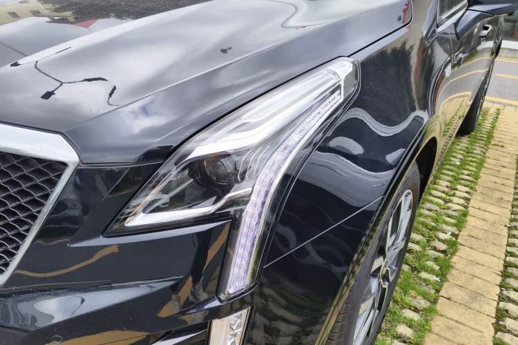 Used Cadillac XT5 2021 28T Four-Wheel Drive Leading Sport Model Left Front Headlight