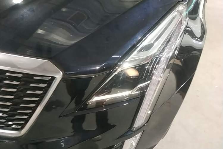 Used Cadillac XT5 2021 28T Luxury Model Left Front Headlight