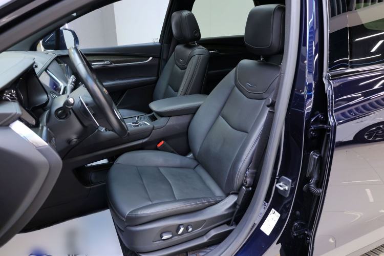 Used Cadillac XT5 2021 2.0T Four-Wheel Drive Premium Edition Left Front Seat