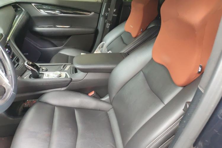 Used Cadillac XT5 2021 28T Luxury Model Left Front Seat