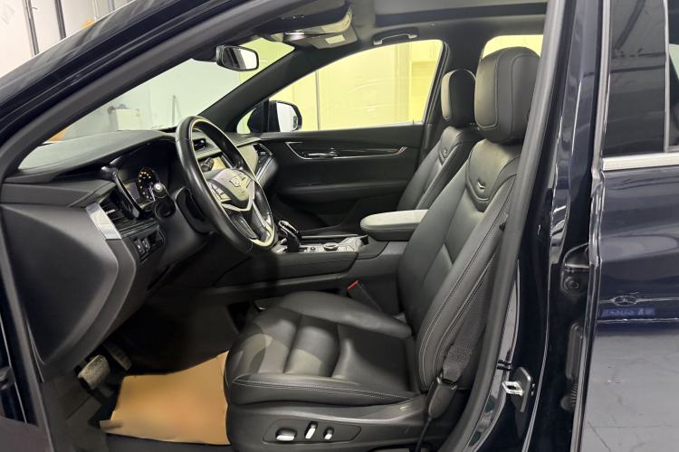 Used Cadillac XT5 2021 28T Luxury Model Left Front Seat