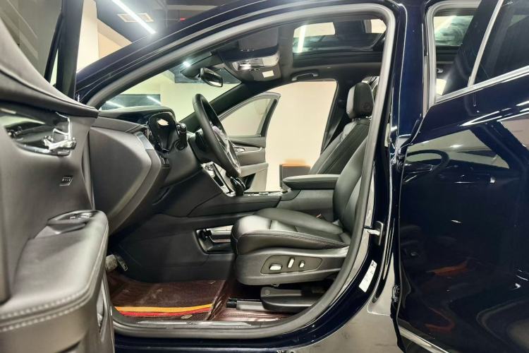 Used Cadillac XT5 2021 28T Luxury Model Left Front Seat