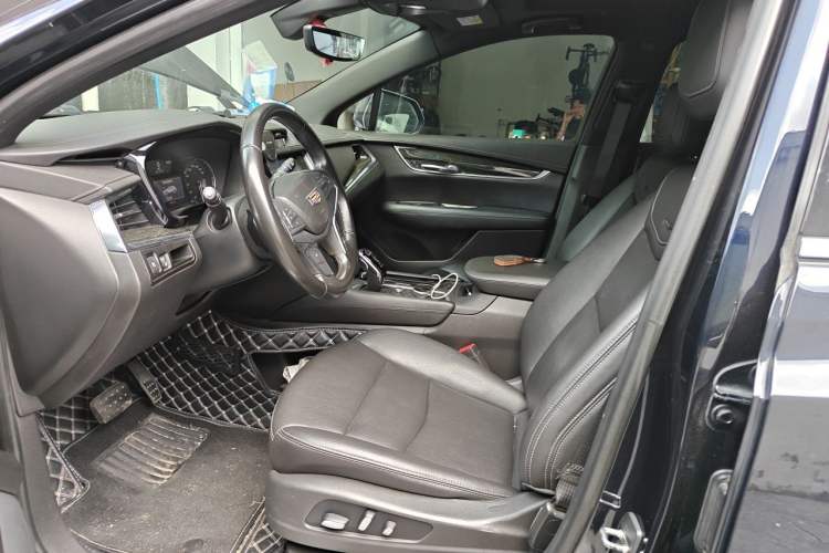 Used Cadillac XT5 2021 28T Luxury Model Left Front Seat