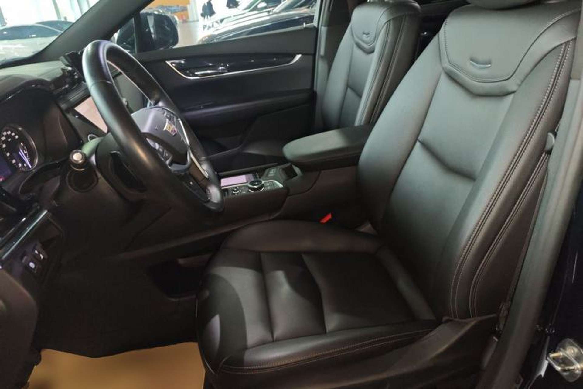 Used Cadillac XT5 2021 28T Luxury Model Left Front Seat