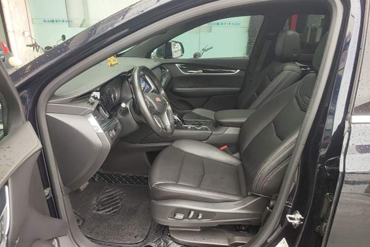 Used Cadillac XT5 2021 2.0T Four-Wheel Drive Luxury Version Left Front Seat