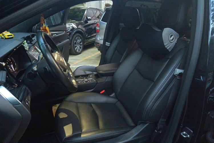 Used Cadillac XT5 2021 2.0T Two-Wheel Drive Luxury Version Left Front Seat