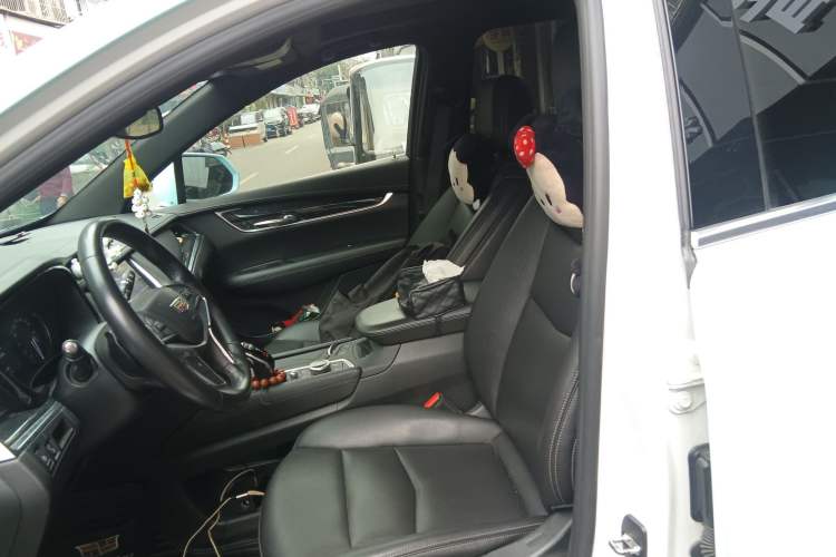 Used Cadillac XT5 2021 2.0T Two-Wheel Drive Luxury Version Left Front Seat