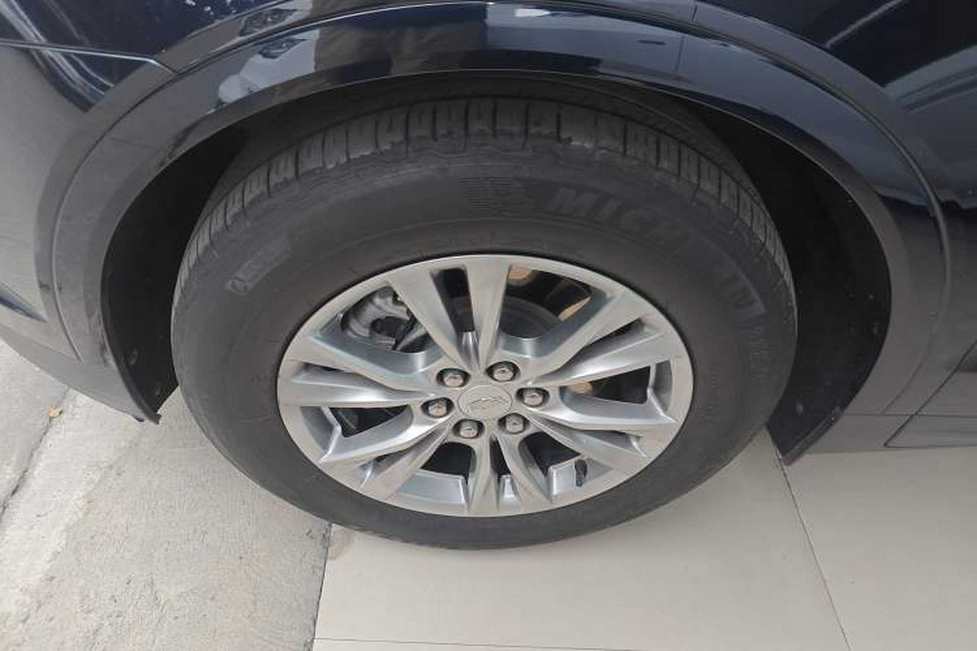 Used Cadillac XT5 2021 28T Luxury Model Left Front Wheel Hub