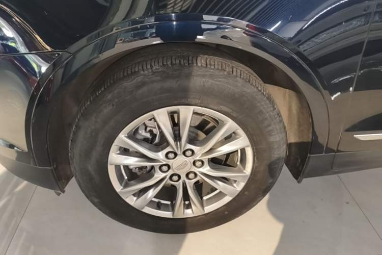 Used Cadillac XT5 2021 28T Four-Wheel Drive Luxury Version Left Front Wheel Hub