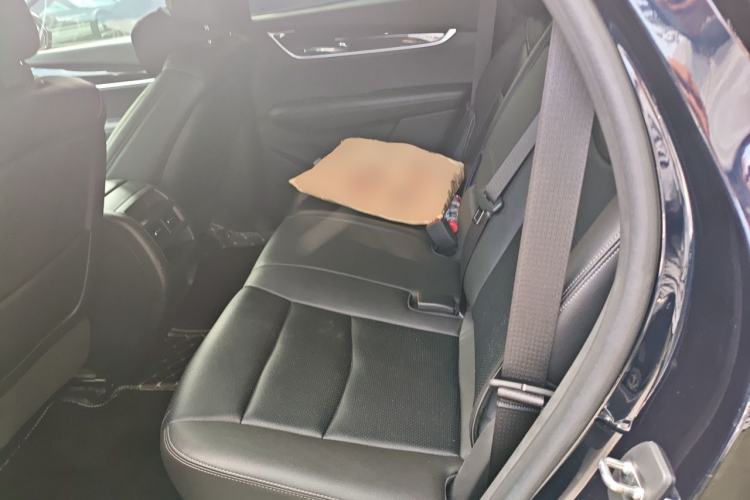 Used Cadillac XT5 2021 2.0T Two-Wheel Drive Luxury Version Left Rear Seat