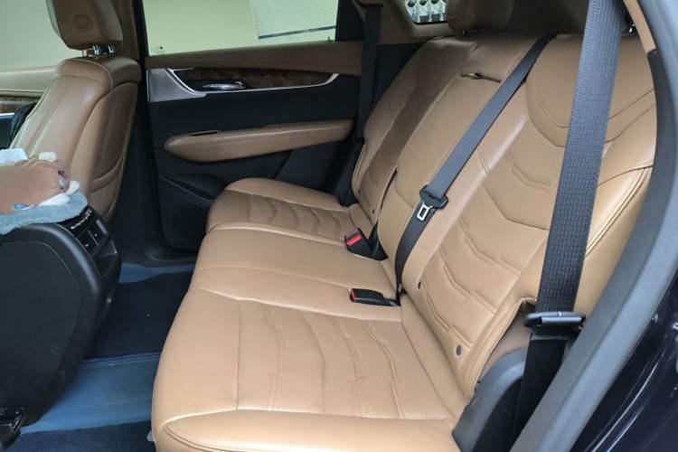 Used Cadillac XT5 2021 28T Four-Wheel Drive Platinum Sport Edition Left Rear Seat