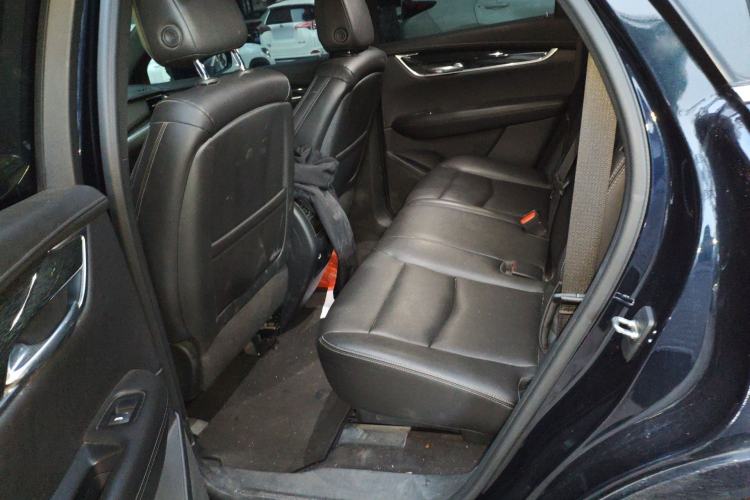 Used Cadillac XT5 2021 2.0T Two-Wheel Drive Luxury Version Left Rear Seat