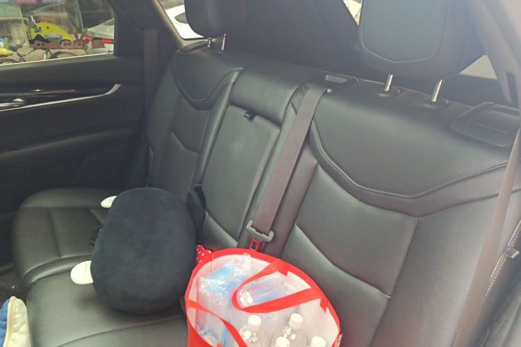 Used Cadillac XT5 2021 2.0T Two-Wheel Drive Luxury Version Left Rear Seat