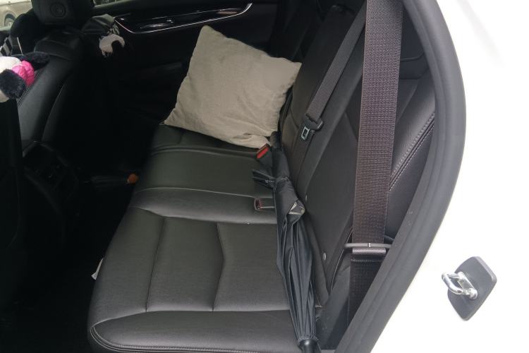 Used Cadillac XT5 2021 2.0T Two-Wheel Drive Luxury Version Left Rear Seat