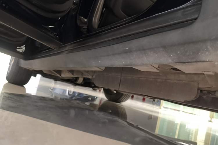 Used Cadillac XT5 2021 28T Four-Wheel Drive Luxury Version Left Side Sill