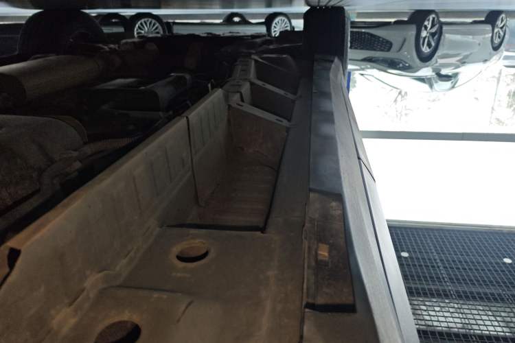 Used Cadillac XT5 2021 28T Luxury Model Left Side Sill