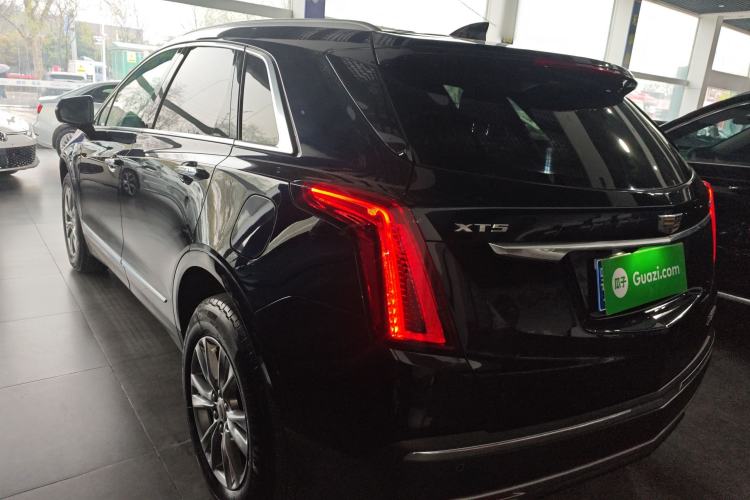 Used Cadillac XT5 2021 28T Luxury Model Rear Left 45 Deg
