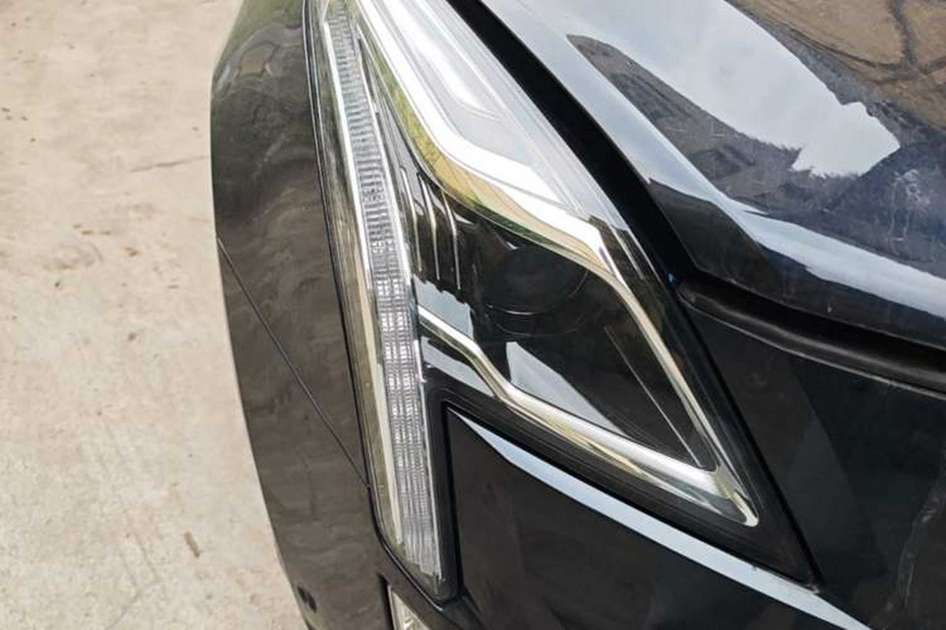 Used Cadillac XT5 2021 2.0T Four-Wheel-Drive Platinum Edition Right Front Headlight