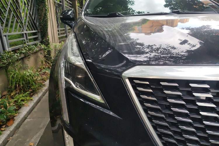 Used Cadillac XT5 2021 28T Luxury Model Right Front Headlight