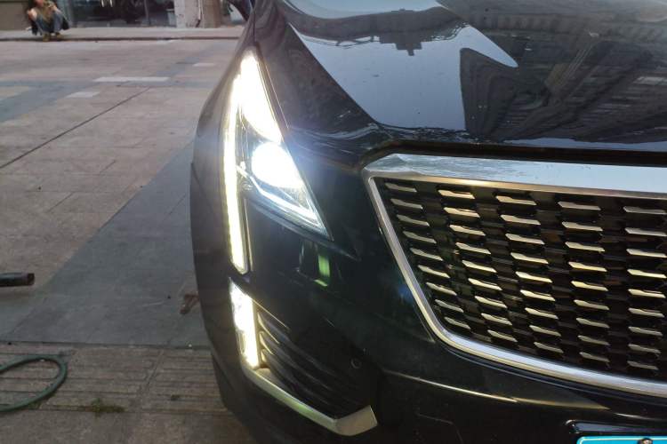 Used Cadillac XT5 2021 2.0T Two-Wheel Drive Luxury Version Right Front Headlight