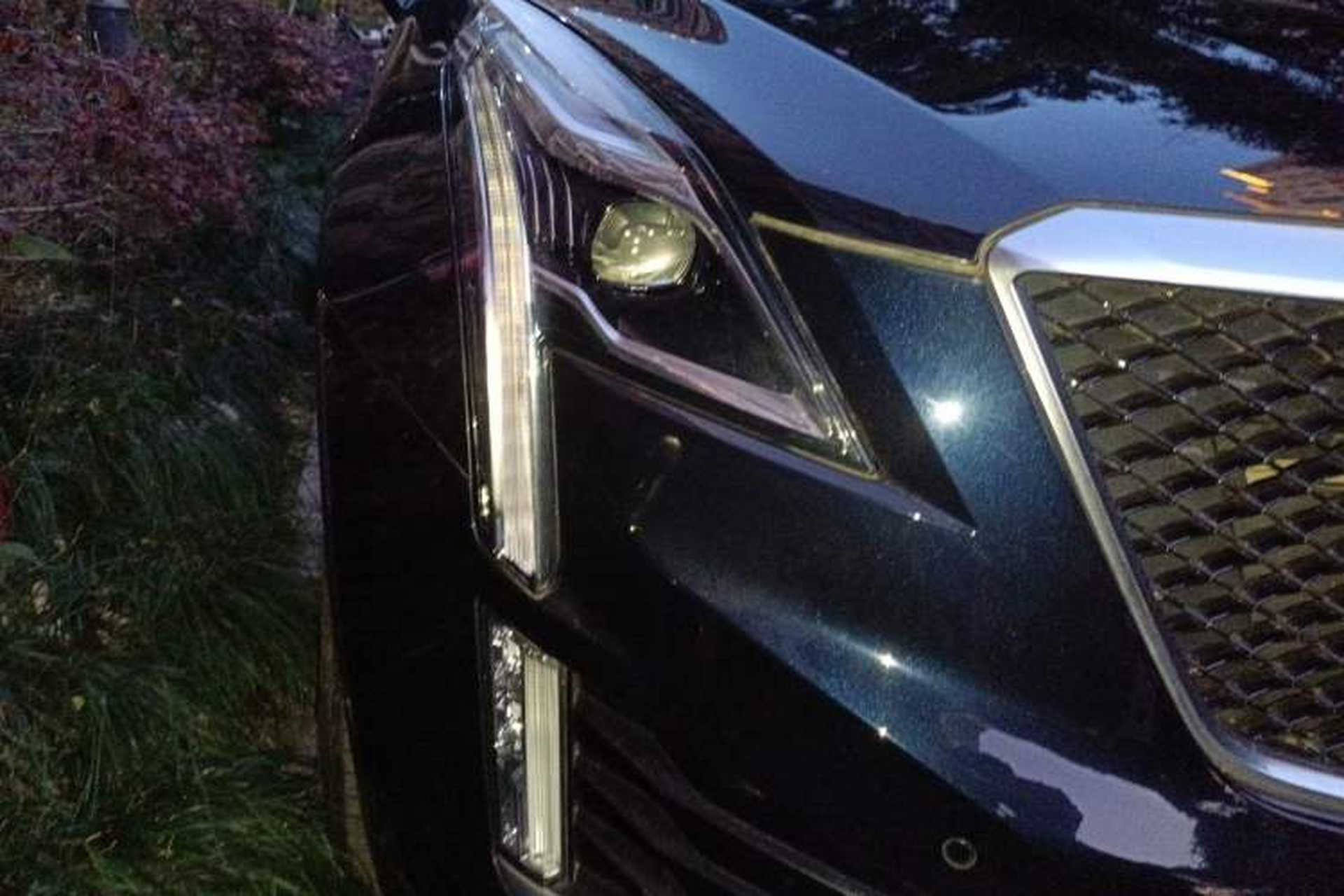 Used Cadillac XT5 2021 2.0T Four-Wheel Drive Premium Edition Right Front Headlight