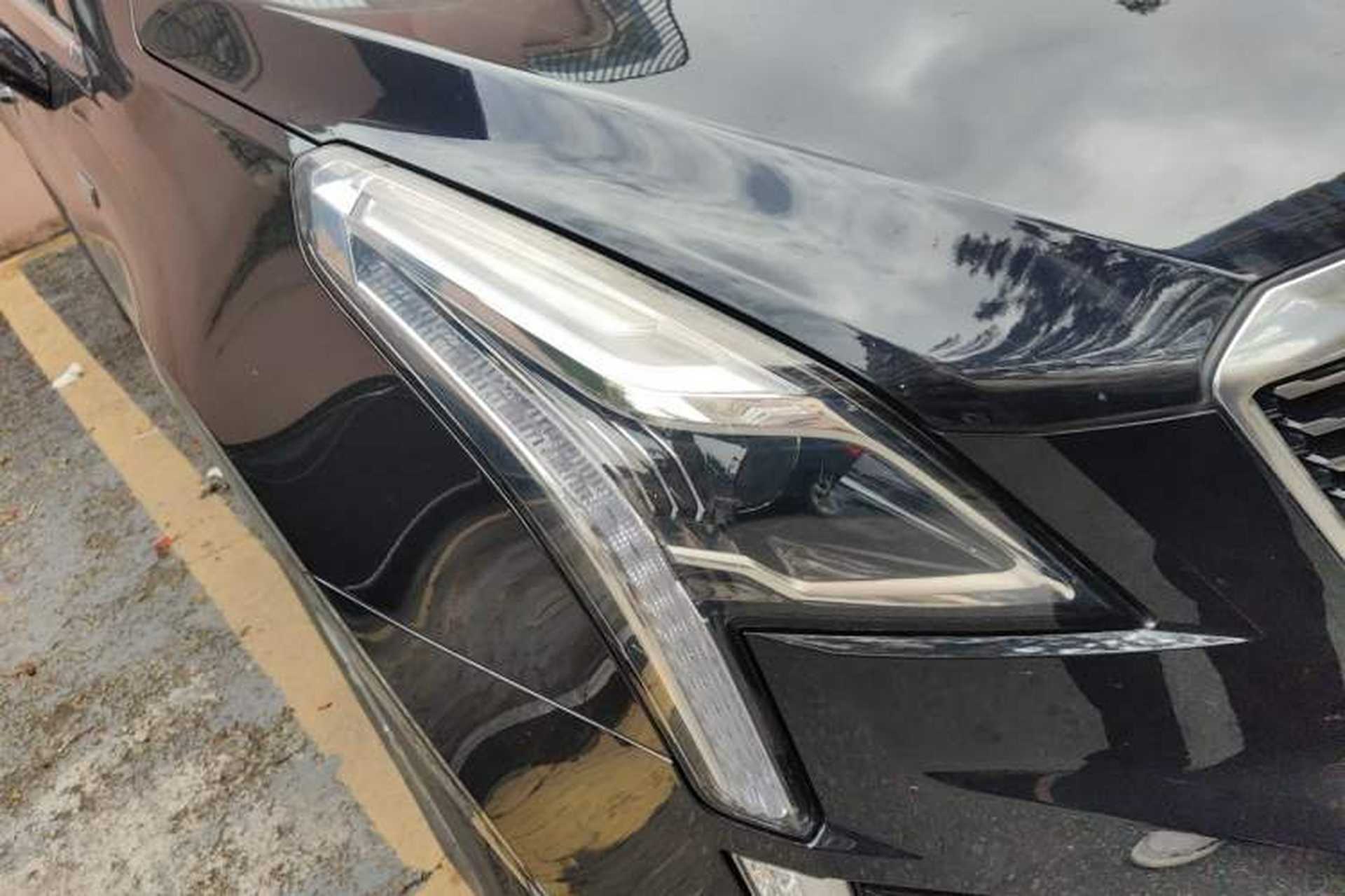 Used Cadillac XT5 2021 28T Luxury Model Right Front Headlight