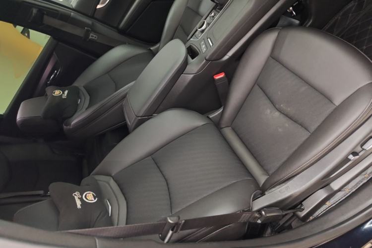 Used Cadillac XT5 2021 28T Tech Edition Right Front Seat