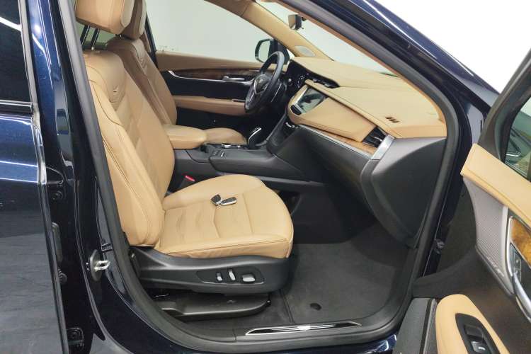 Used Cadillac XT5 2021 2.0T Four-Wheel-Drive Platinum Edition Right Front Seat
