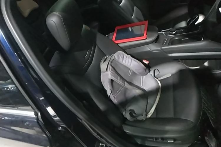 Used Cadillac XT5 2021 28T Luxury Model Right Front Seat