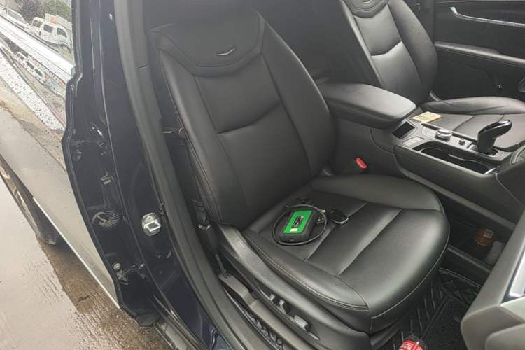 Used Cadillac XT5 2021 2.0T Four-Wheel Drive Luxury Version Right Front Seat