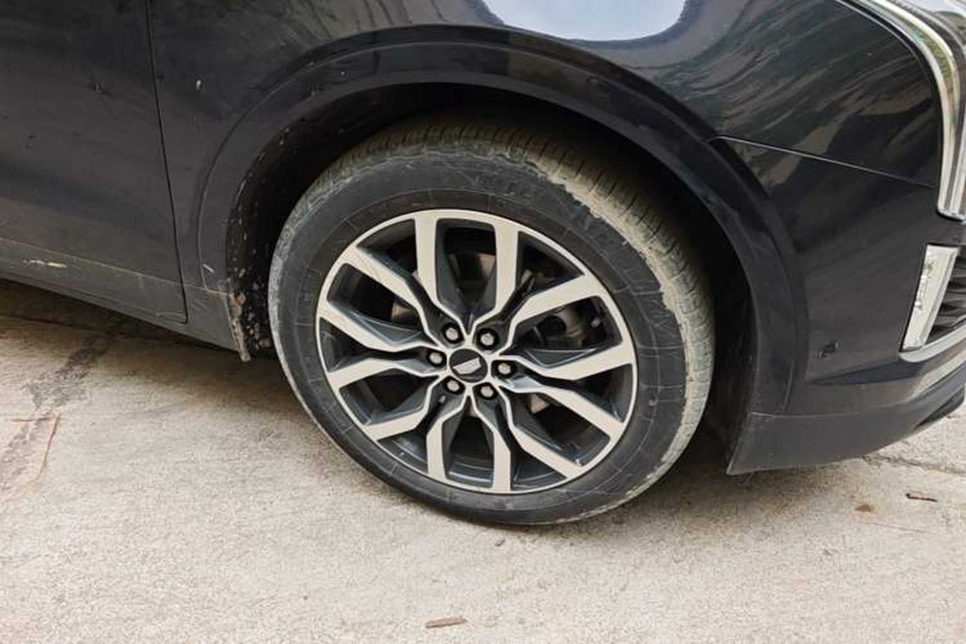 Used Cadillac XT5 2021 2.0T Four-Wheel-Drive Platinum Edition Right Front Wheel Hub