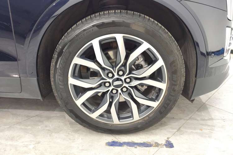 Used Cadillac XT5 2021 2.0T Four-Wheel-Drive Platinum Edition Right Front Wheel Hub