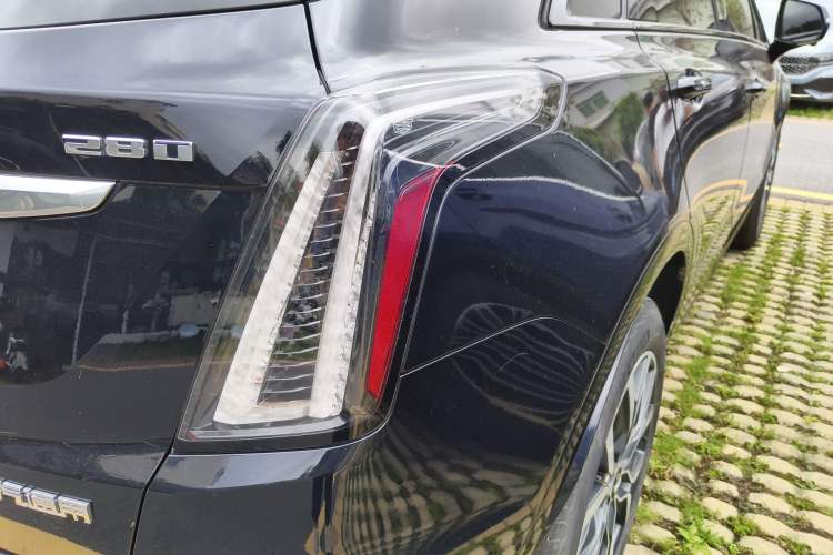 Used Cadillac XT5 2021 28T Four-Wheel Drive Leading Sport Model Right Rear Taillight