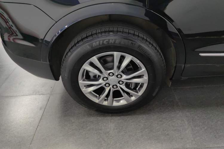 Used Cadillac XT5 2021 2.0T Two-Wheel Drive Luxury Version Right Rear Wheel Hub