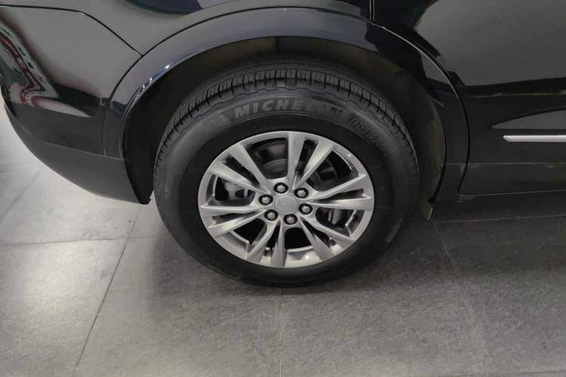 Used Cadillac XT5 2021 2.0T Two-Wheel Drive Luxury Version Right Rear Wheel Hub