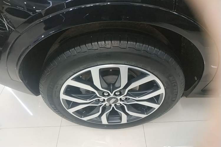 Used Cadillac XT5 2021 2.0T Four-Wheel Drive Premium Edition Right Rear Wheel Hub