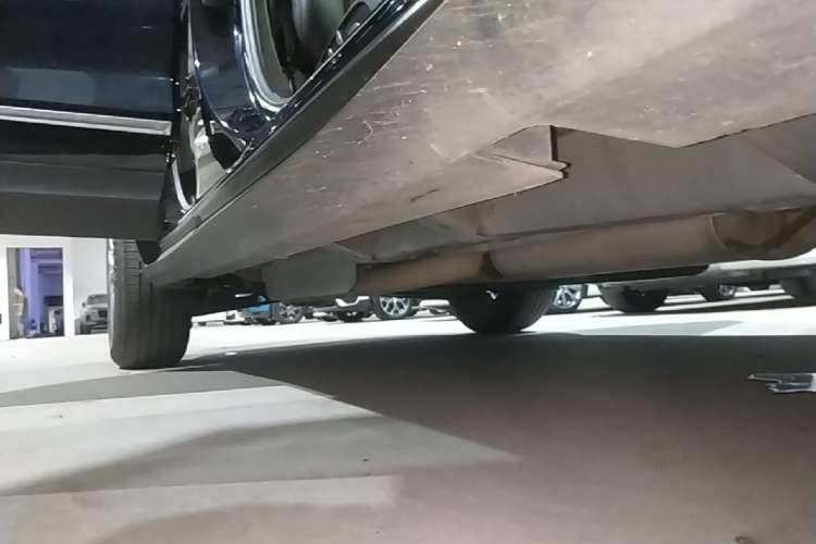 Used Cadillac XT5 2021 28T Luxury Model Right Side Sill