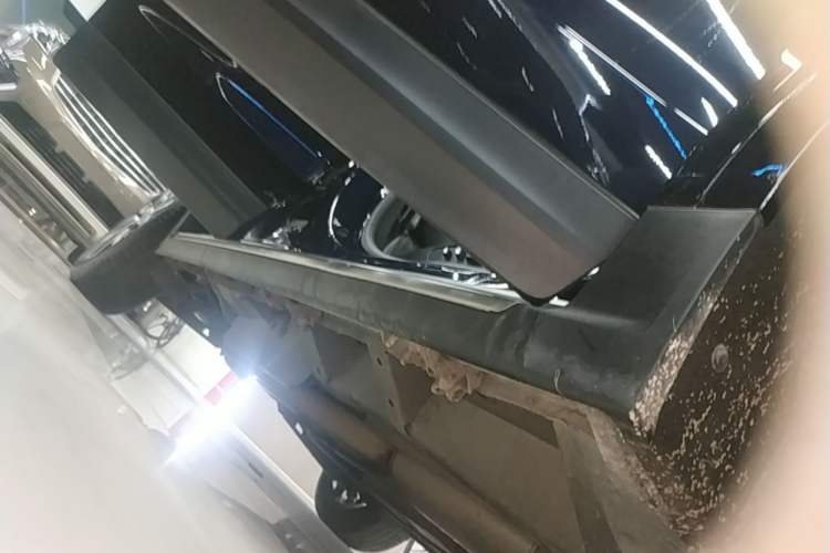 Used Cadillac XT5 2021 2.0T Four-Wheel Drive Premium Edition Right Side Sill